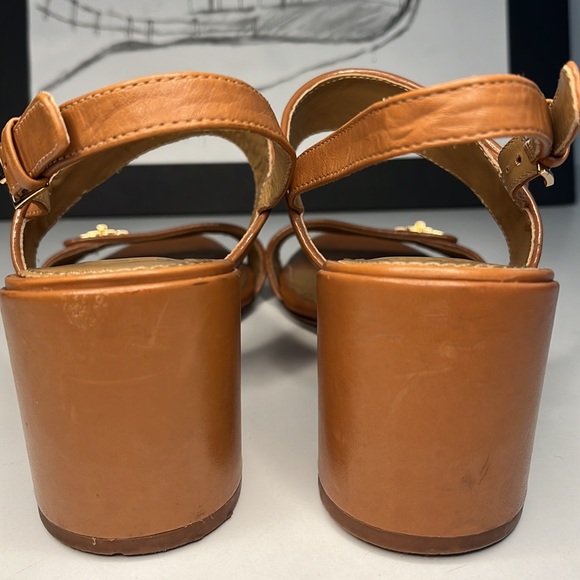 Tory Burch Tan Sandals - Picture 3 of 16